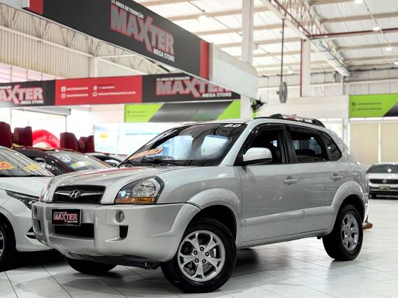 HYUNDAI TUCSON 2.0 MPFI GLS 16V 143CV 2WD FLEX 4P AUTOMÁTICO HYUNDAI TUCSON 2.0 MPFI GLS 16V 143CV 2WD FLEX 4P AUTOMÁTICO